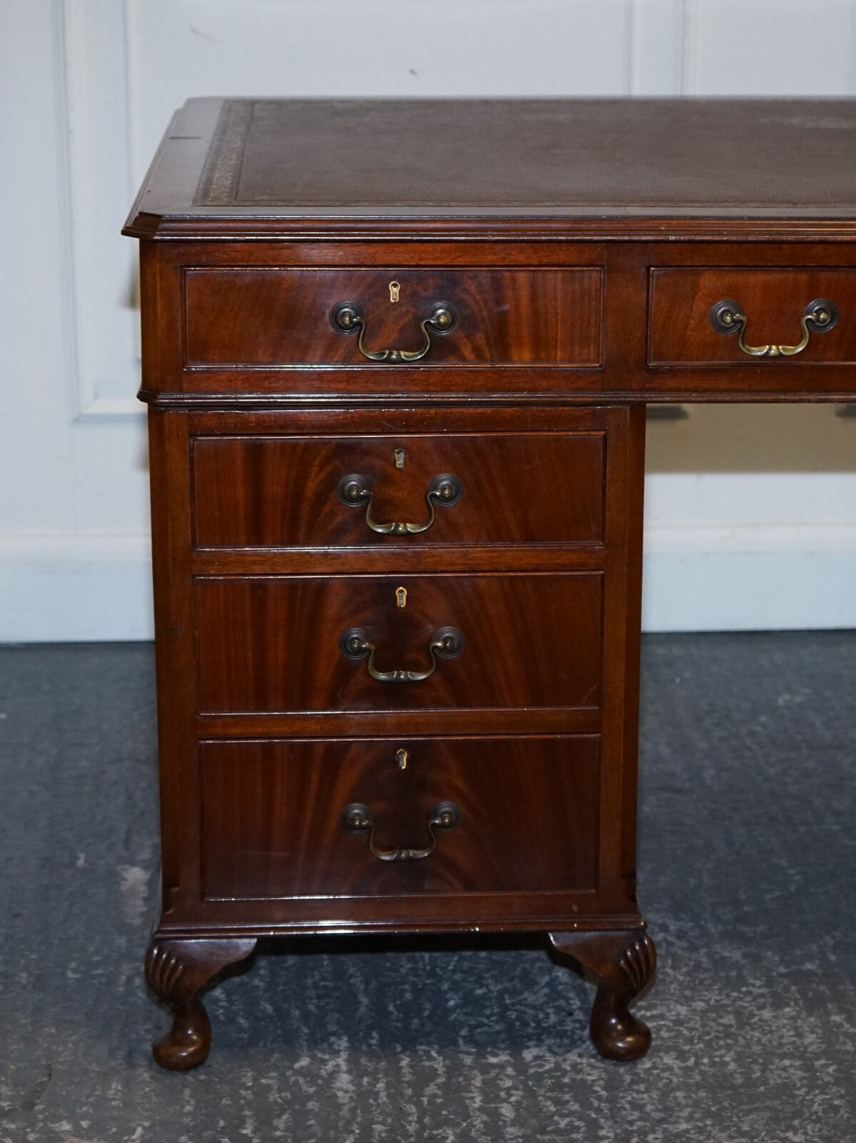 RARE GLOBE WERNICKE BURGUNDY EMBOSSED LEATHER TOP TWIN PEDESTAL DESK