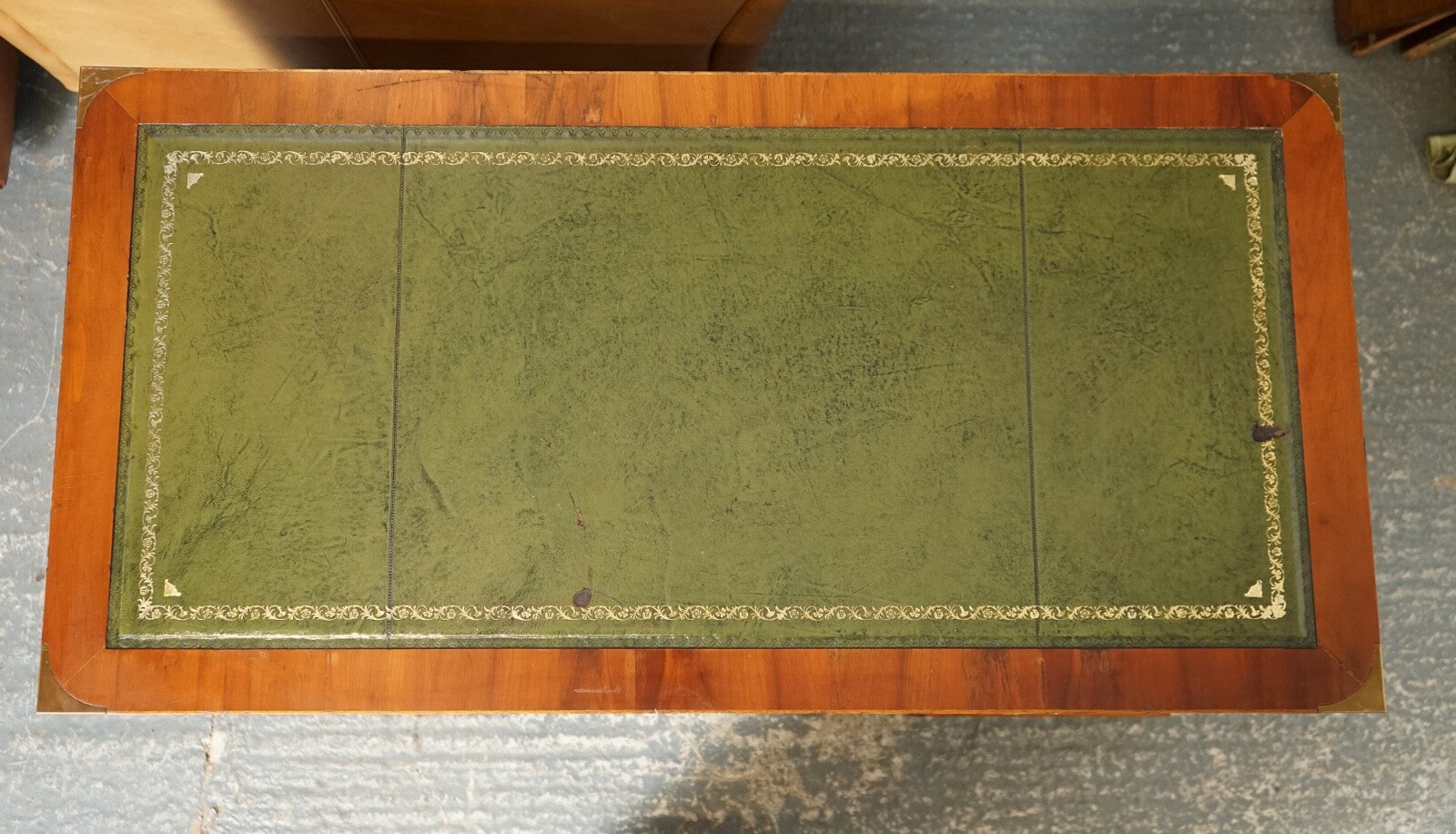 VINTAGE BURR YEW CAMPAIGN MILITARY GREEN LEATHER TWIN PEDESTAL DESK BRASS