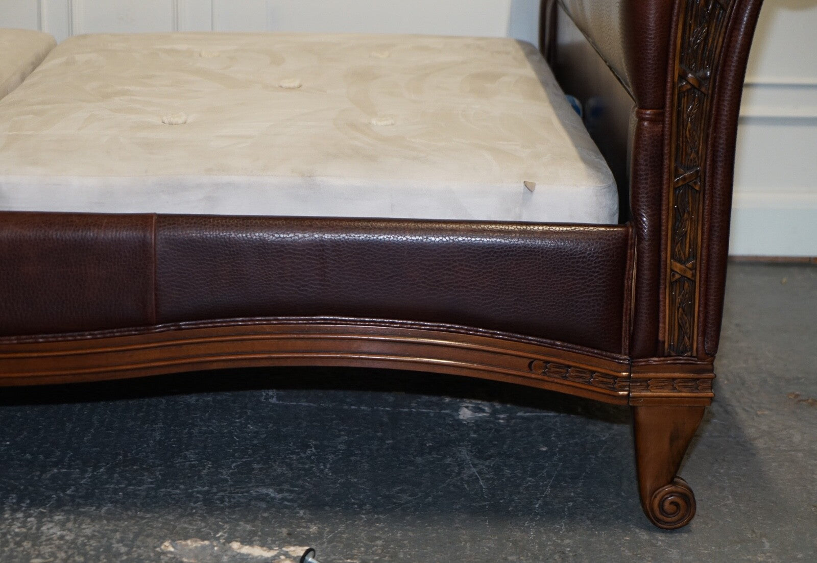 STUNNING KING SIZE BONAPARTE CARVED LEATHER BED AND SO TO BED RRP £14,000