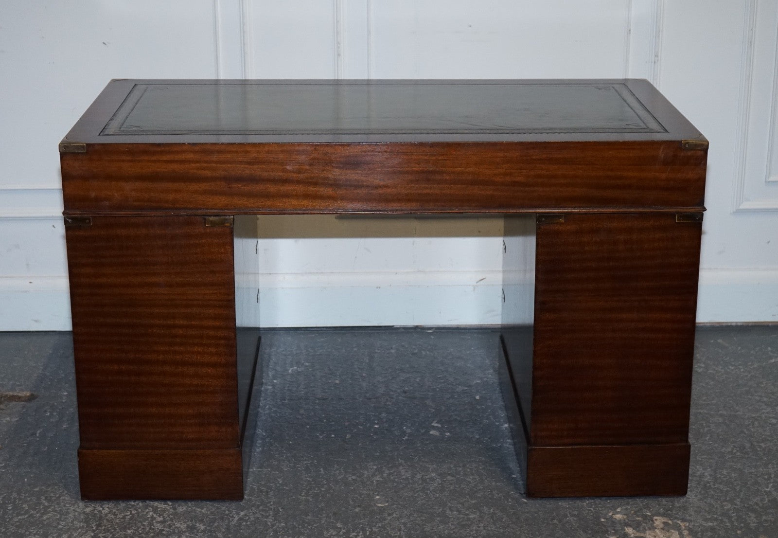 FINE RESTORED MILITARY CAMPAIGN TWIN PEDESTAL DESK WITH GREEN LEATHER TOP