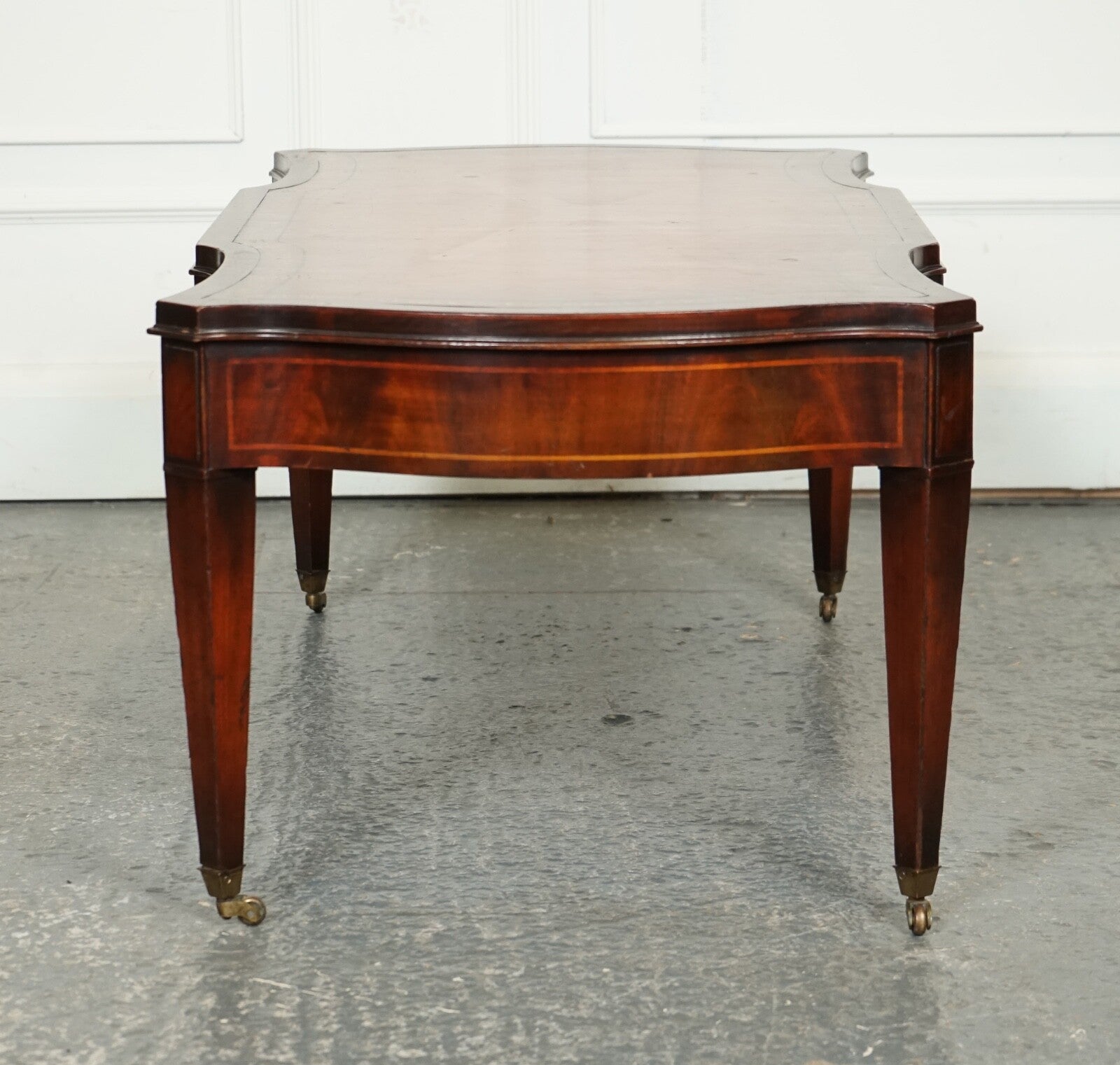 VINTAGE HEIRLOOM WEIMAN BROWN LEATHER TOP COFFEE TABLE
