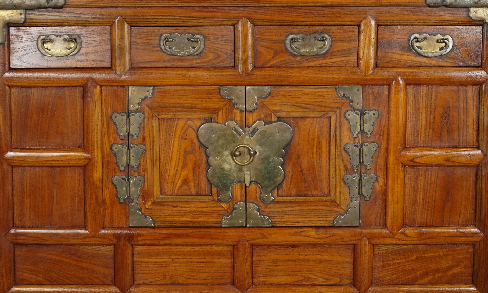 LATE 19TH CENTRY KOREAN ICH'UNG BUTTERFLY WEDDING CABINET CHEST BRASS FITINGS J1