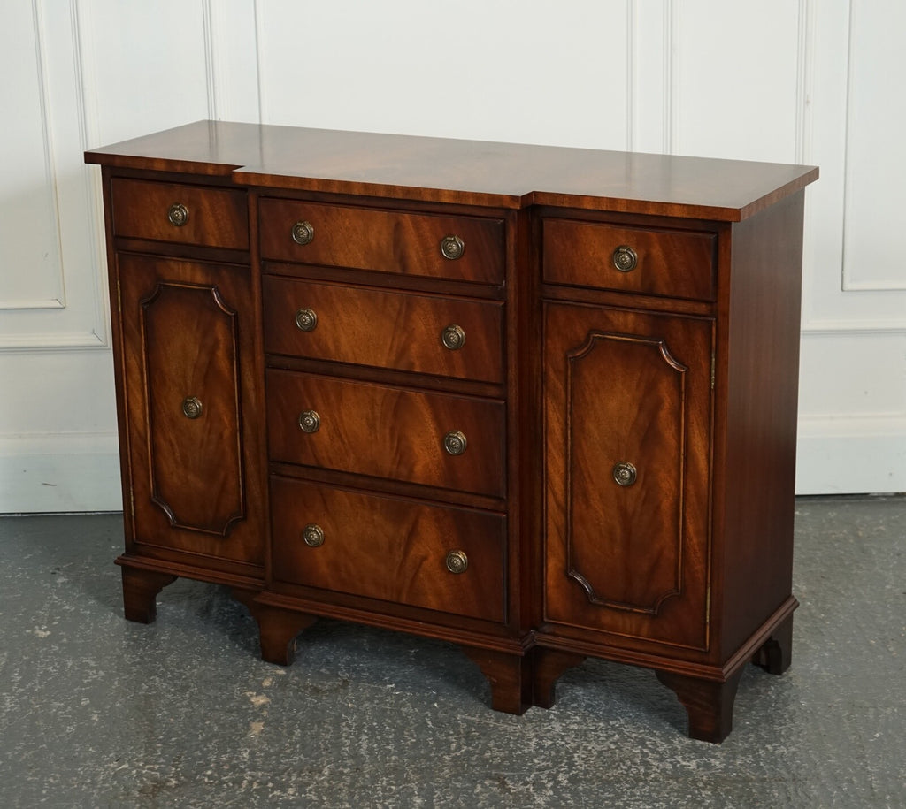 LOVELY BEVAN FUNNELL GEORGIAN STYLE FLAMED HARWOOD BUFFET SIDEBOARD J1