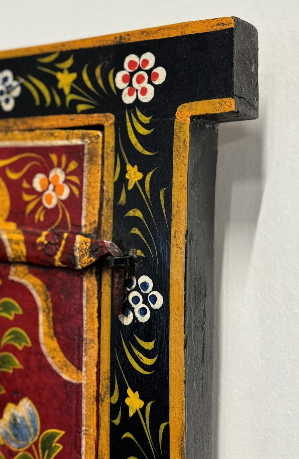 OLD INDiAN PAINTED WOOD WINDOW FRAME FLOWER AND VASE