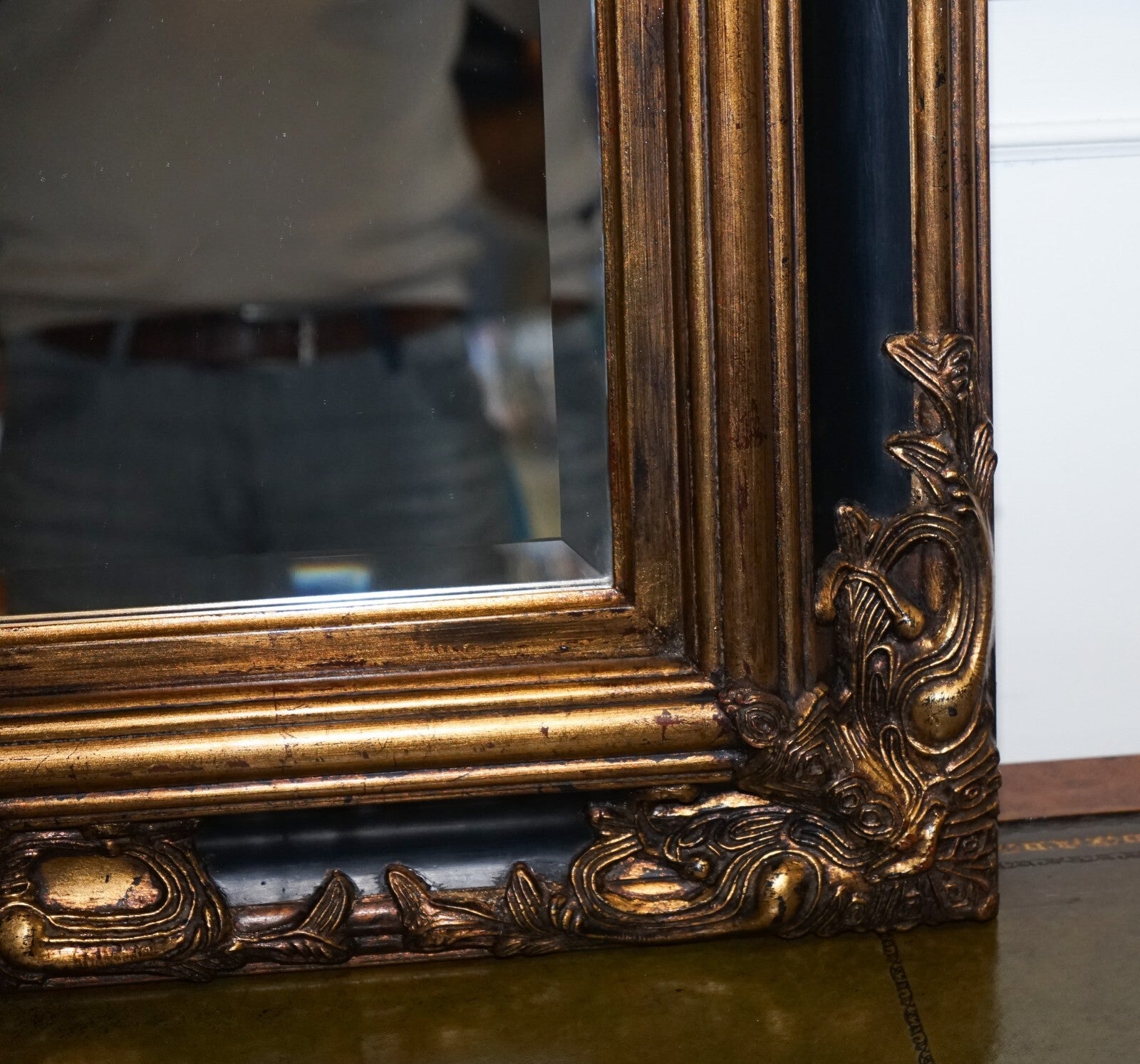 STUNNING VICTORiAN BLACK & GOLD CARVED FRAME BEVELLED MIRROR
