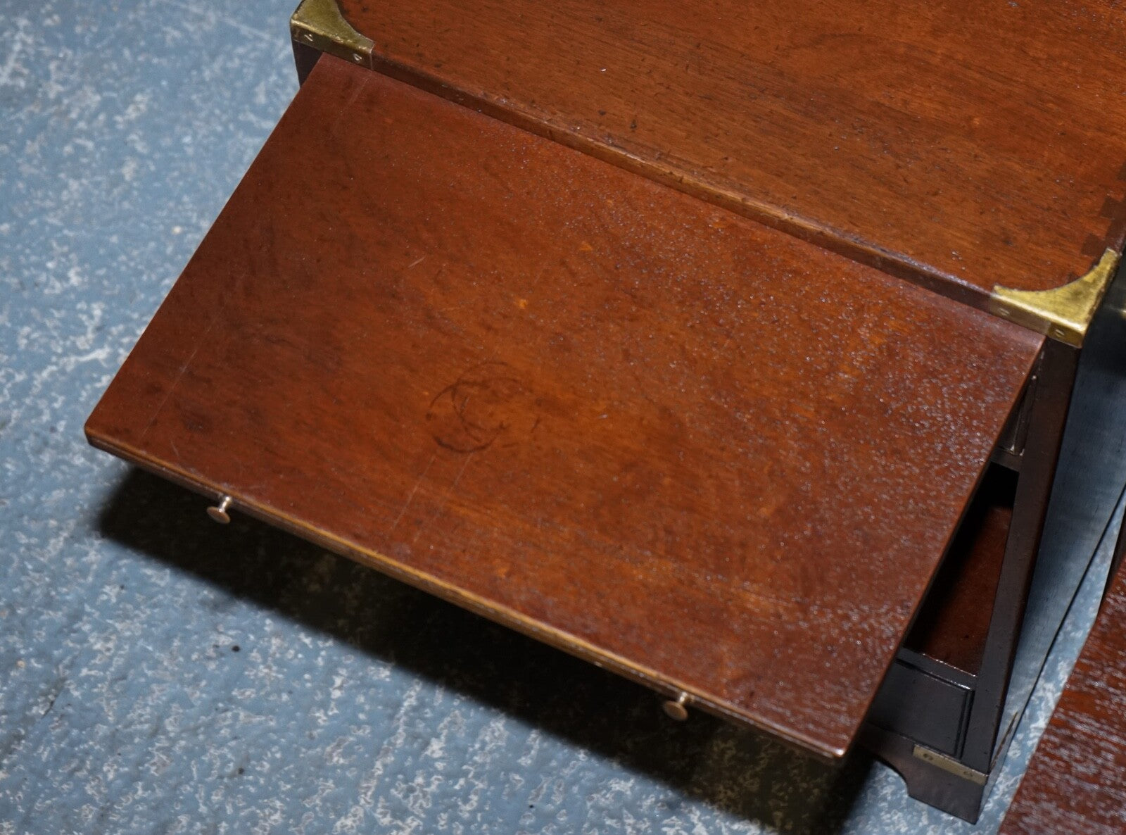 PAIR OF MILITARY CAMPAIGN BEVAN FUNELL BEDSIDE TABLES NIGHTSTANDS TWO DRAWERS