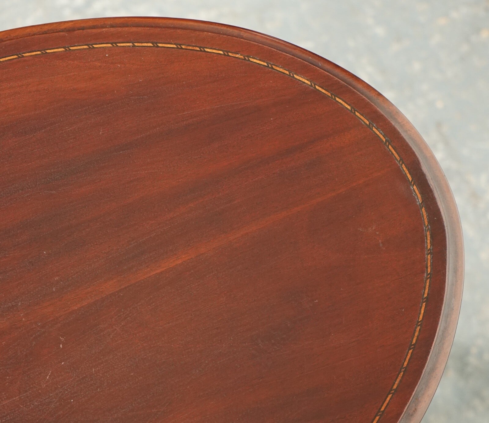 LOVELY ANTIQUE OVAL HARDWOOD SIDE PLANT TABLE J1