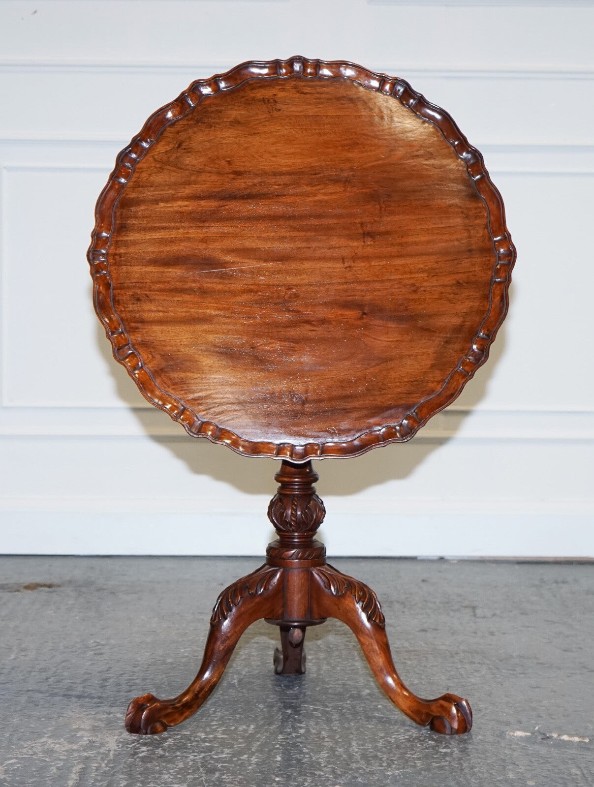 LOVELY LARGE HARDWOOD LARGE PIE CRUST TILT TOP SIDE WINE PLANT LAMP TABLE