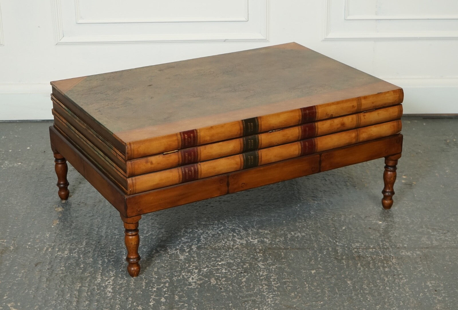 LOVELY VINTAGE FAUX STACK OF BOOKS COFFEE TABLE INTERNAL STORAGE J1