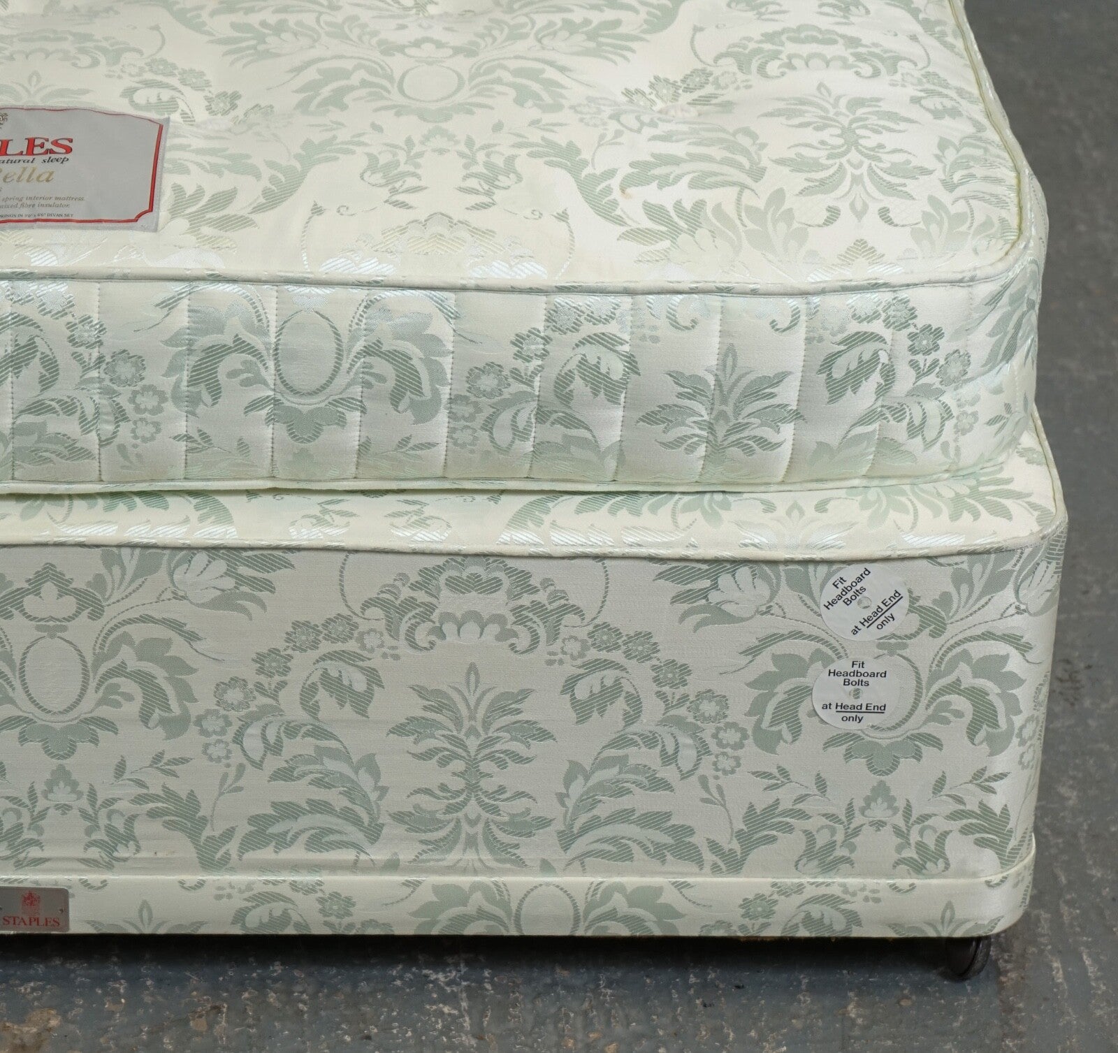 STAPLES & CO DOUBLE DIVAN & MATTRESS BED