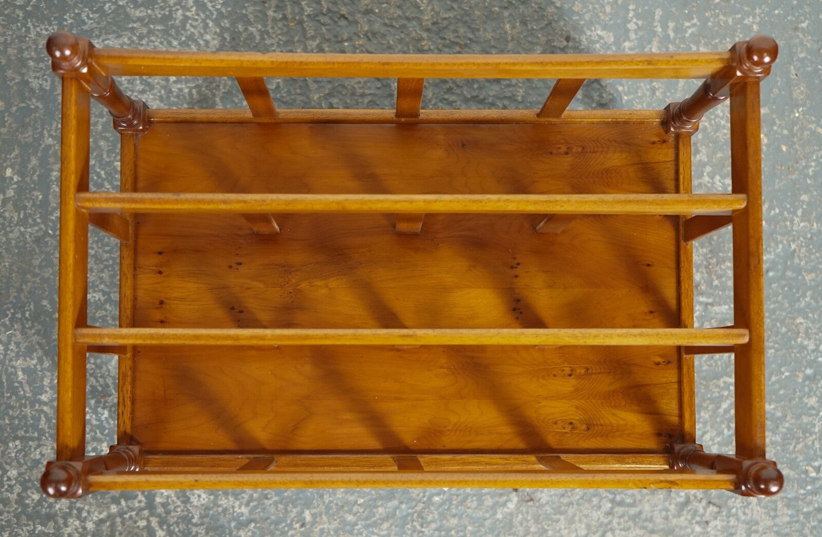VINTAGE YEW WOOD CANTERBURY NEWSPAPER RACK WITH BRASS HANDLES AND DRAWER J1