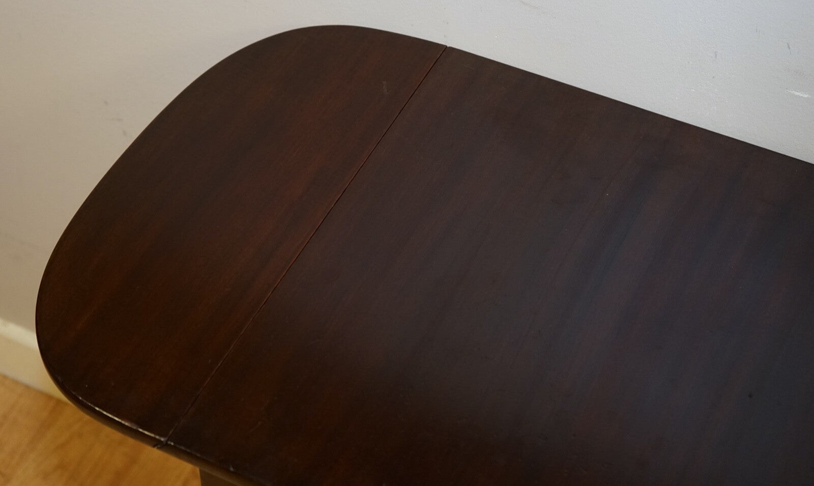 LOVELY VINTAGE MAHOGANY SIDE END HARDWOOD TABLE WITH DRAWER AND SHELFS