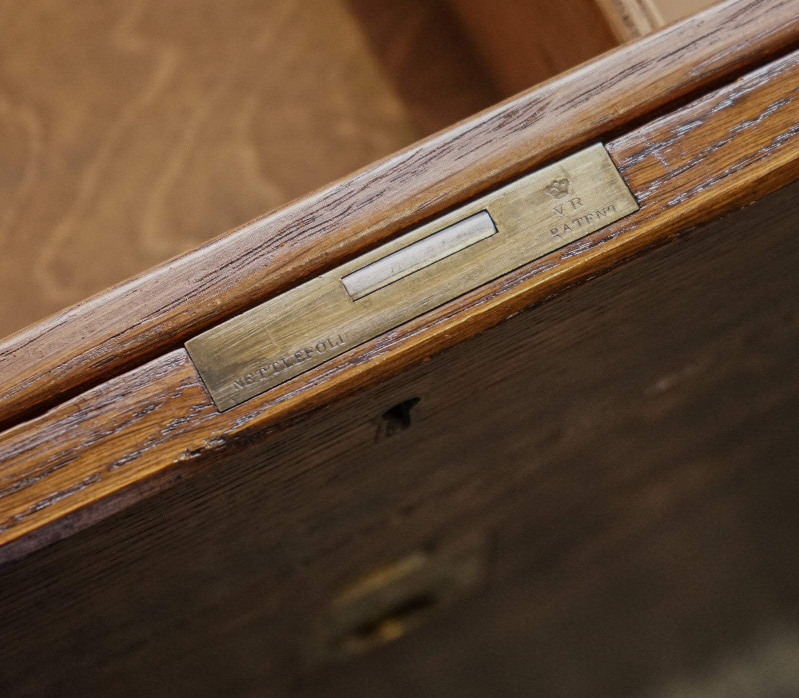 LARGE RARE  VICTORIAN ANTIQUE MILITARY CAMPAIGN SPECIMEN TRUNK OR LETTERS TRUNK
