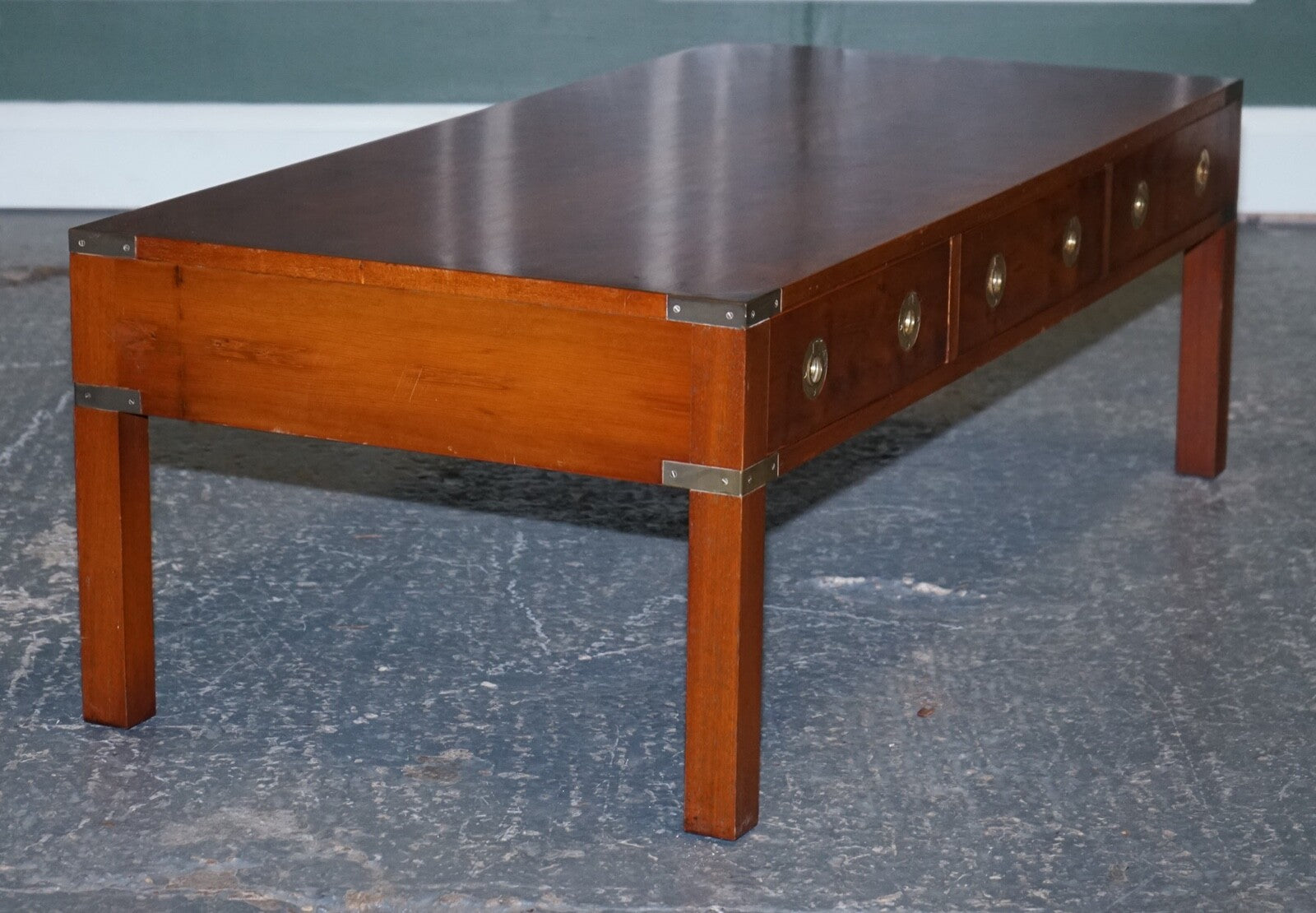 RESTORED BURR YEW & ELM BRASS MILITARY CAMPAIGN 3 DRAWER COFFEE TABLE