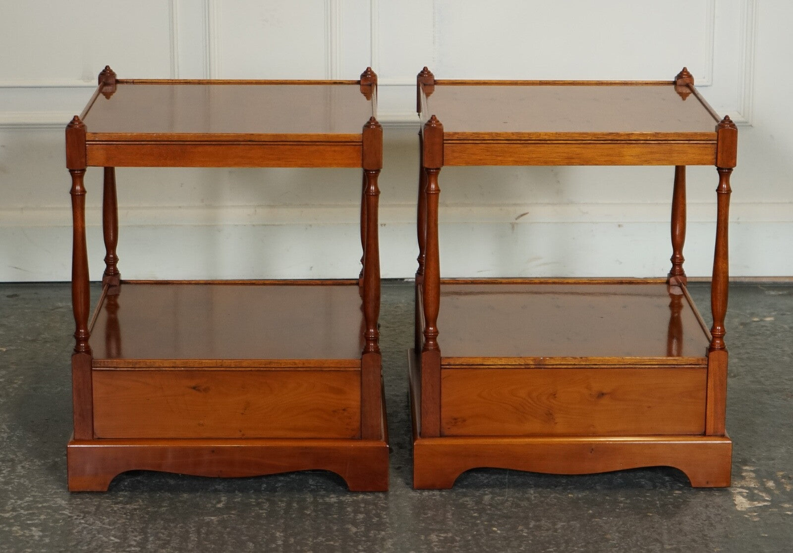PAIR OF YEW WOOD TWO TIER GEORGIAN STYLE BEDSIDE SIDE END WINE LAMP TABLES