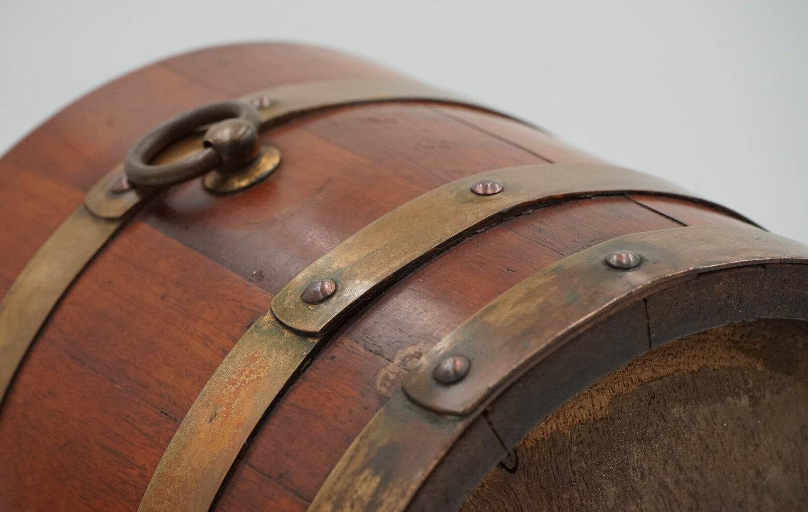 ANTIQUE R.A. LISTER & CO OAK BUCKET BRASS BRACES STUNNING PATINA