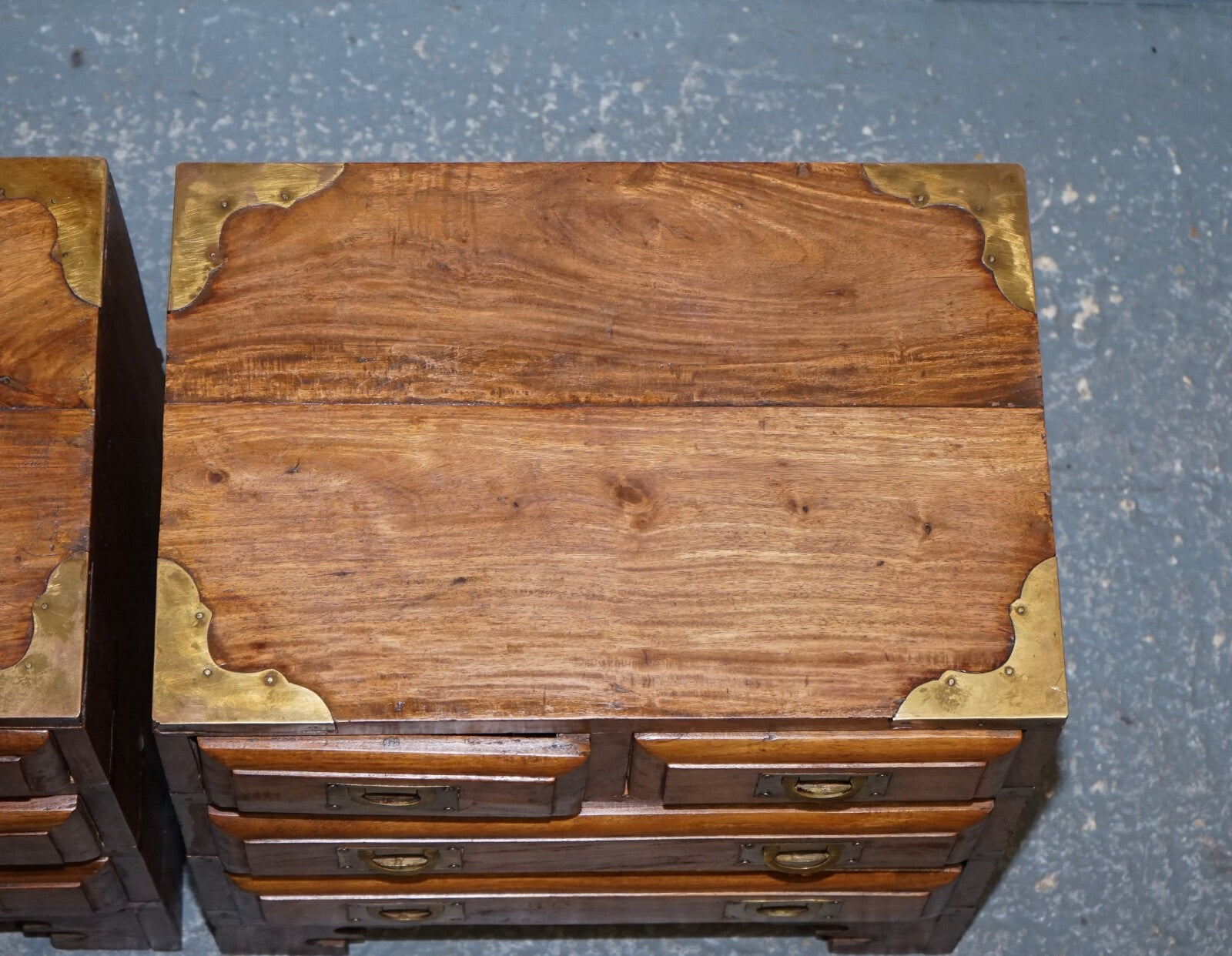 PAIR VINTAGE MILITARY CAMPAIGN BEDSIDE TABLES NIGHTSTANDS