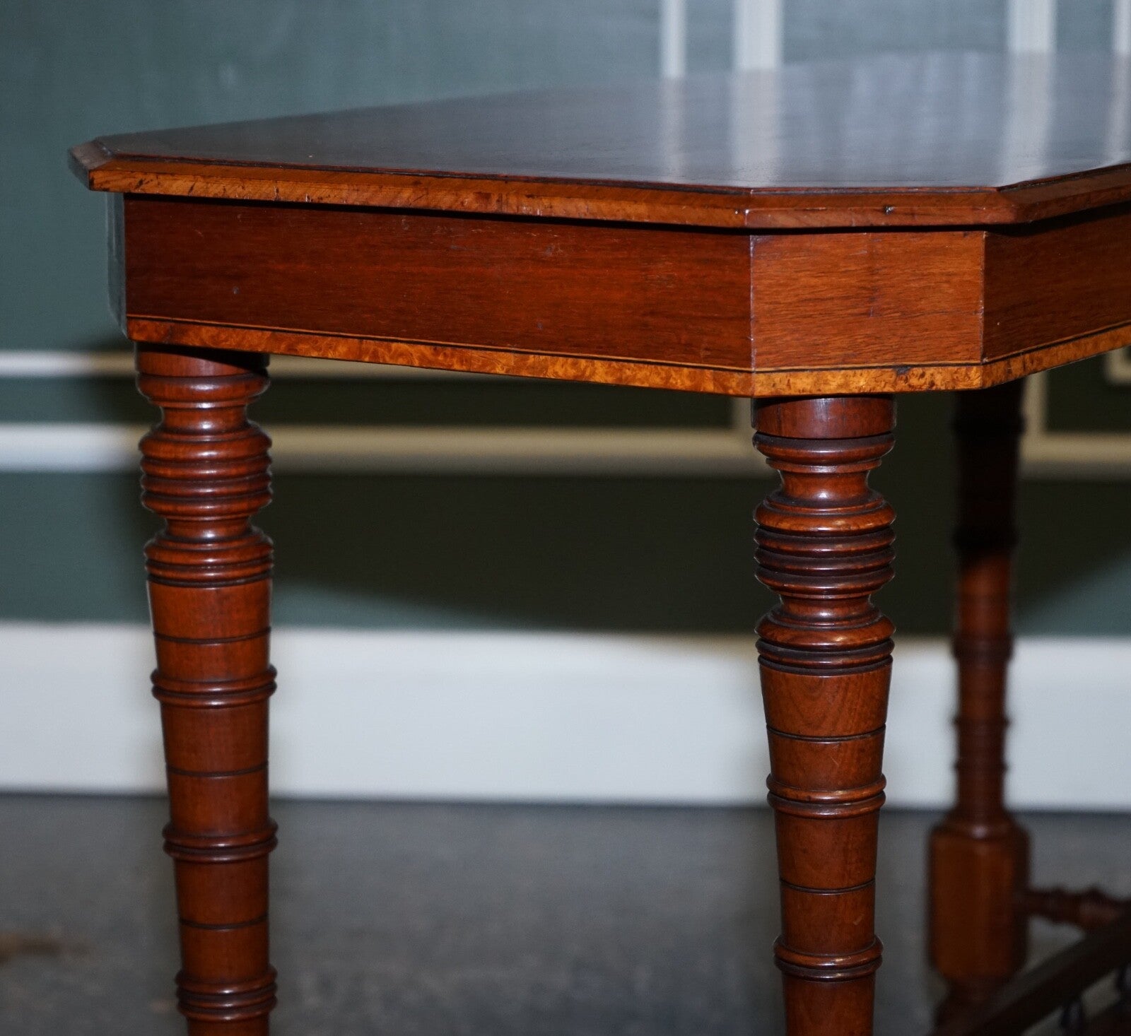 RESTORED VICTORiAN CARVED WALNUT WHATNOT CONSOLE TABLE