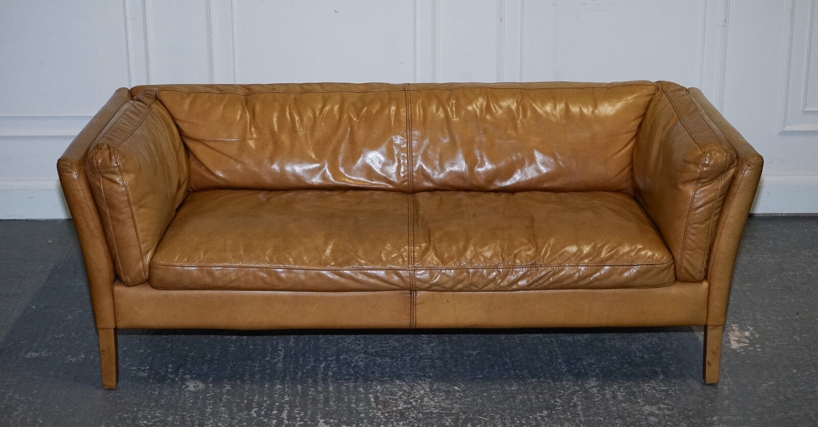 VERY COMFORTABLE CONTEMPORARY HALO GROUCHO BROWN TAN LEATHER TWO TO THREE SOFA
