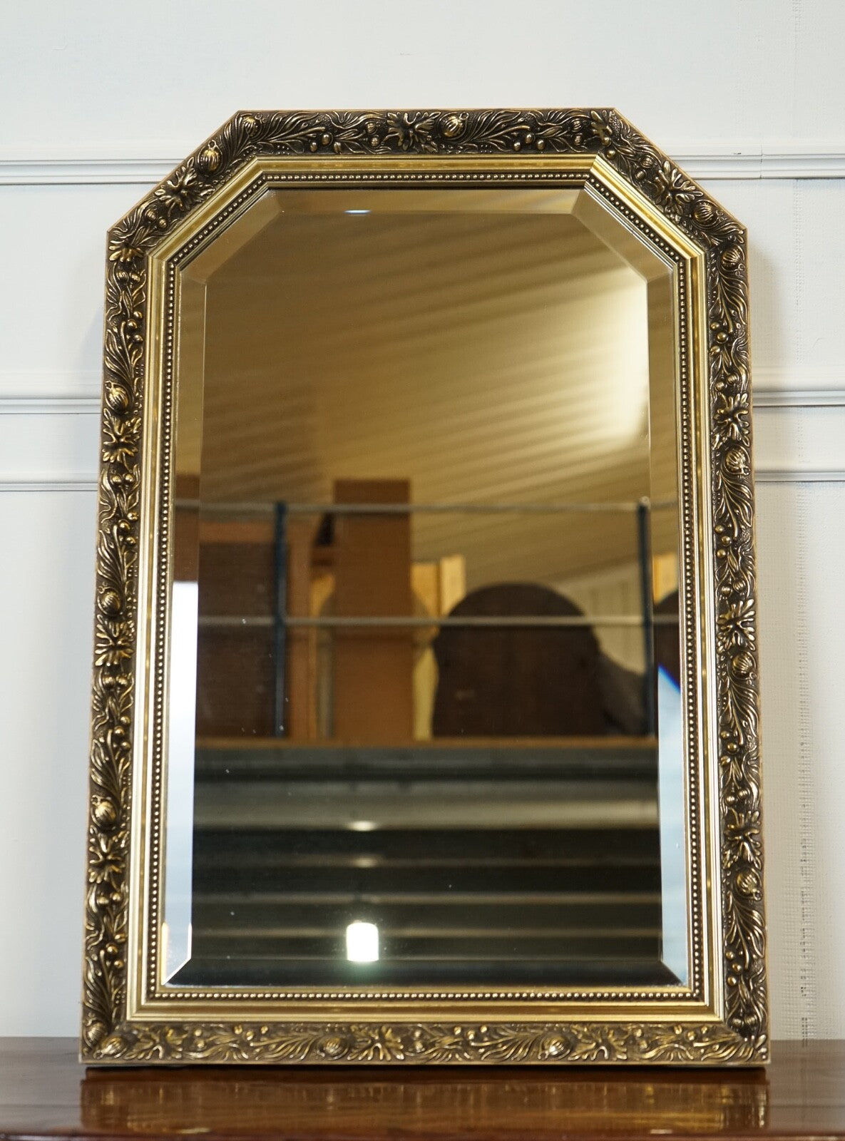 VINTAGE GOLD ORNATE WALL MIRROR LOVELY CARVED DETAILS J1