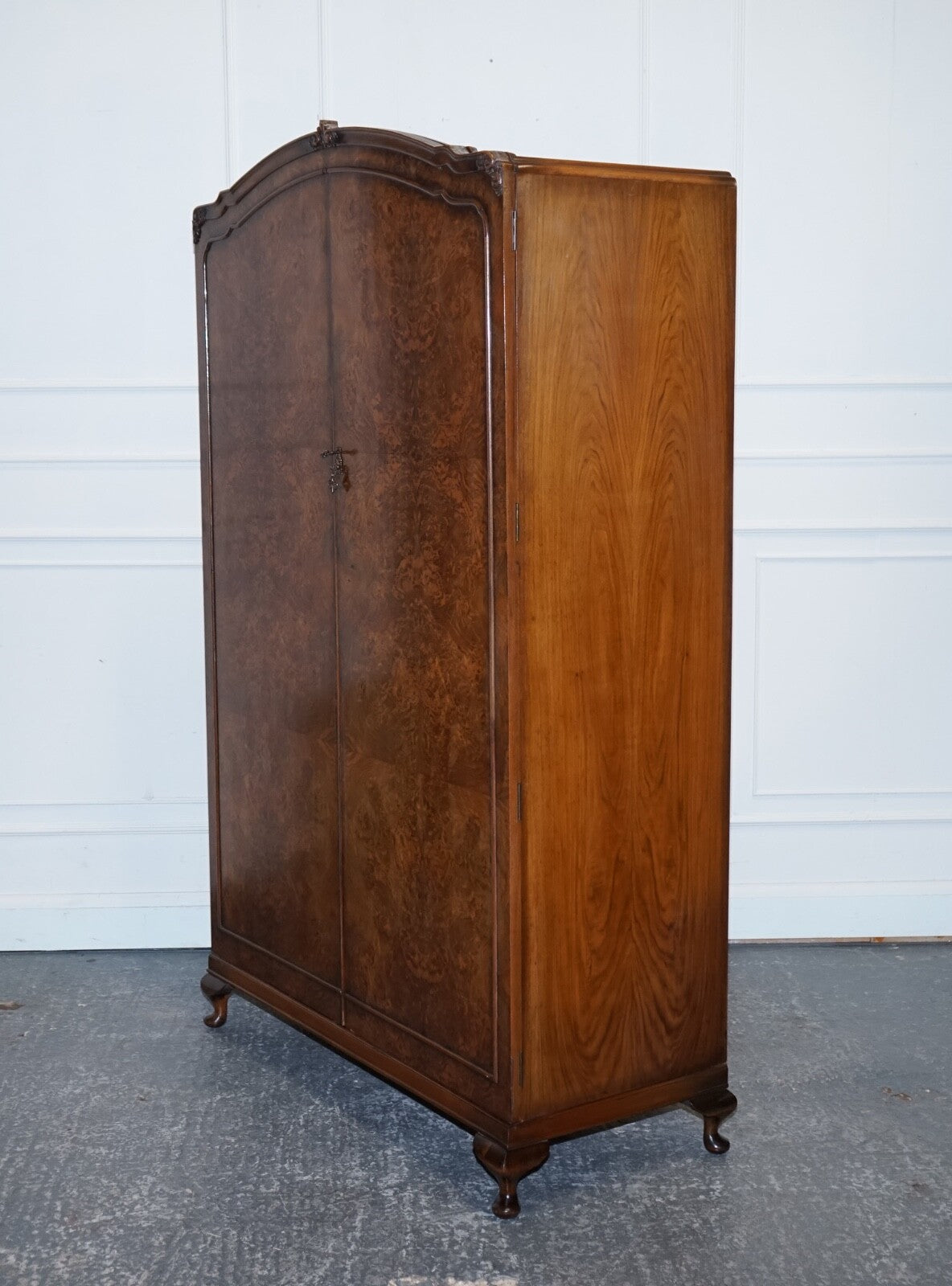 GORGEOUS ART DECO BURR WALNUT DOUBLE WARDROBE WITH MiRROR