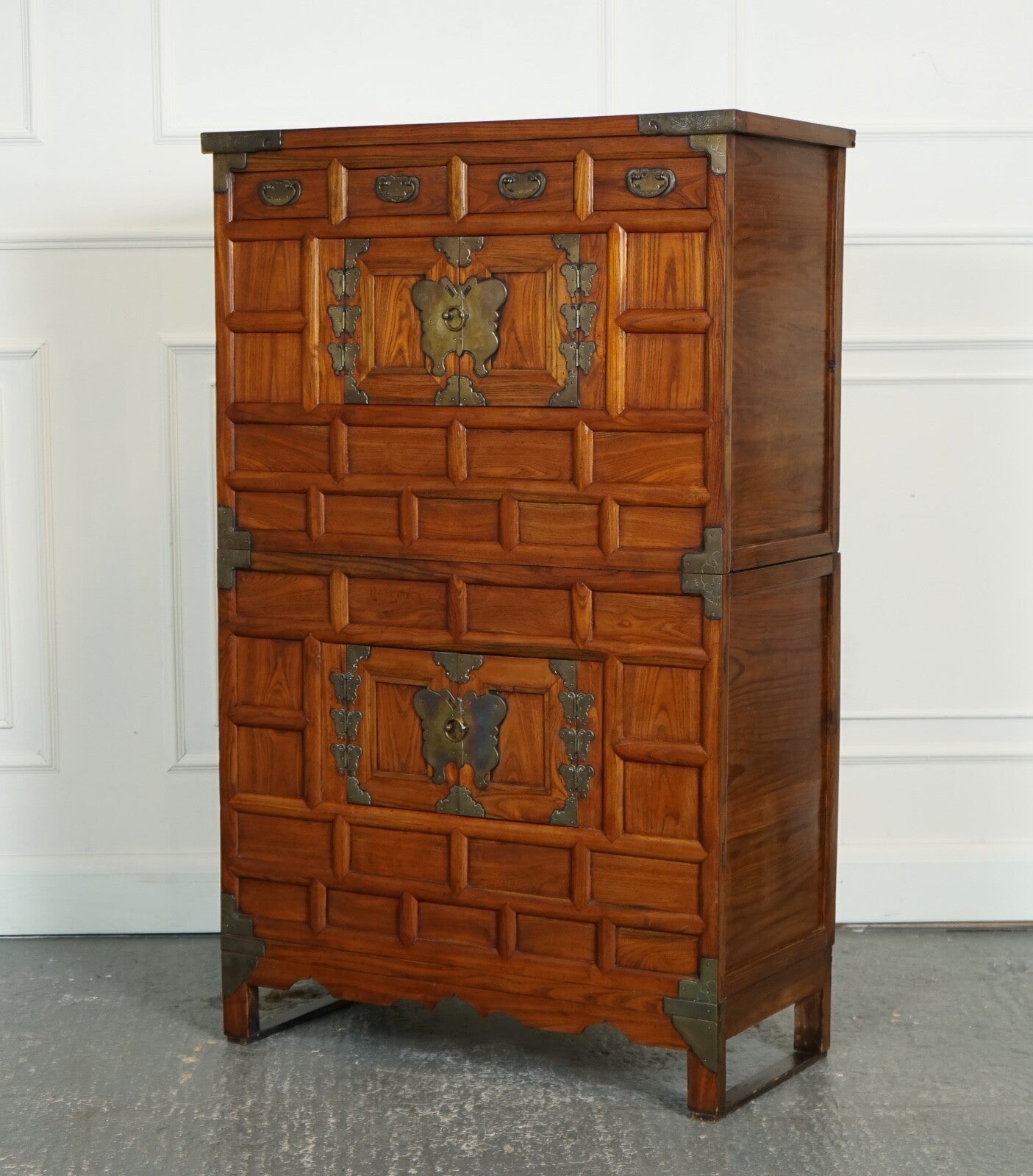 LATE 19TH CENTRY KOREAN ICH'UNG BUTTERFLY WEDDING CABINET CHEST BRASS FITINGS J1