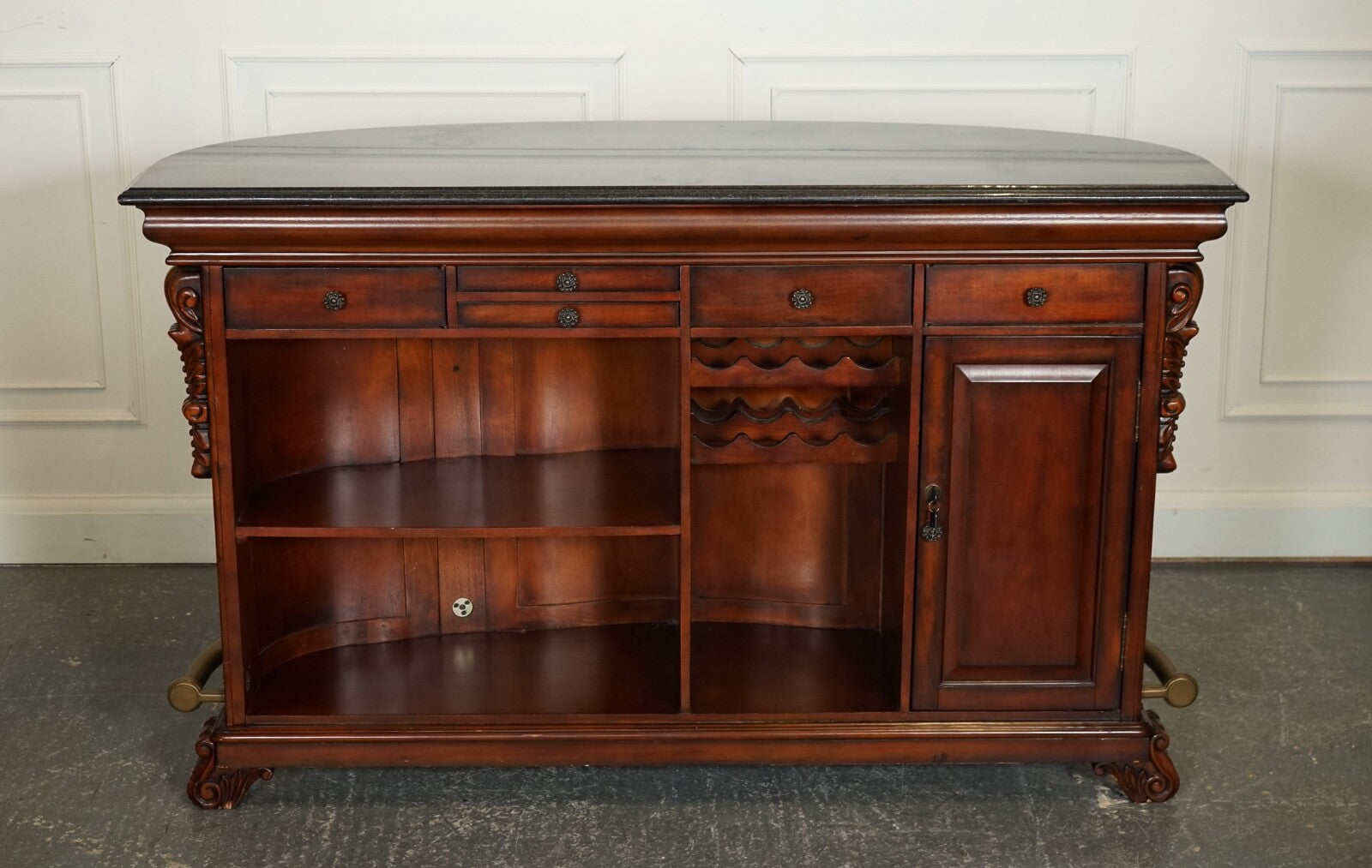 STUNNING HOWARD & MILLER STYLE AMERICAN BAR WITH GRANITE TOP & PAIR OF BARSTOOLS