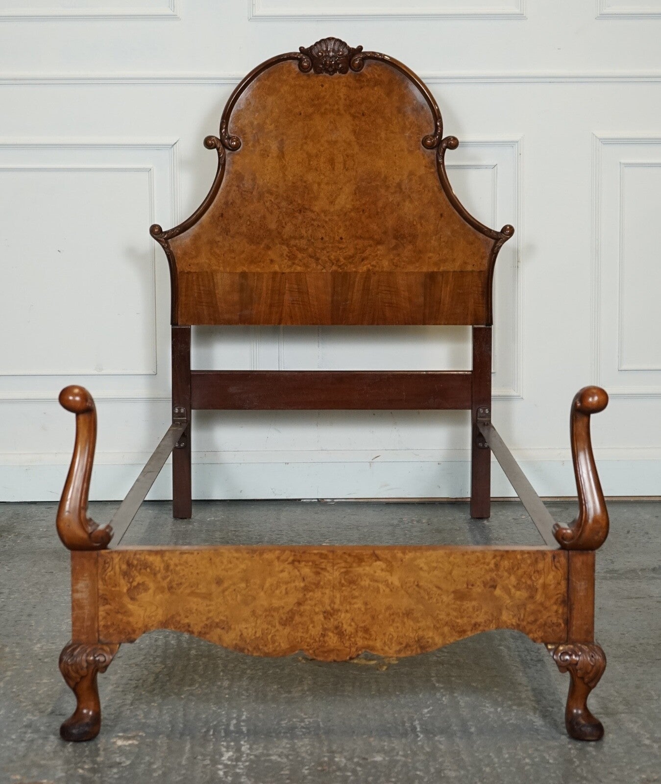 CIRCA 1930 ART DECO BURR WALNUT ENGLISH MADE VONO BEDSTEAD FRAME QUEEN ANNE LEGS