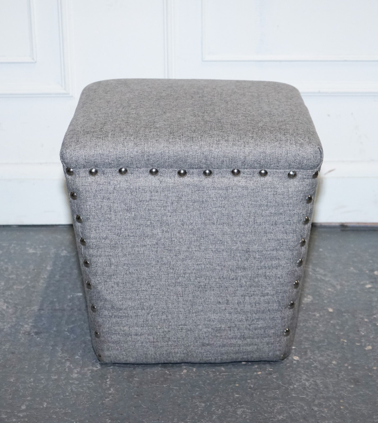 LOVELY PAIR OF GREY FABRIC STUDDED FOOTSTOOLS SiDE STAND STOOL