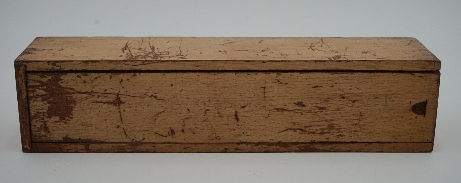 LATE 19TH CENTURY BOX OF TRADITIONAL GAME NINER DOMINOS WITH STUNNING PATINA