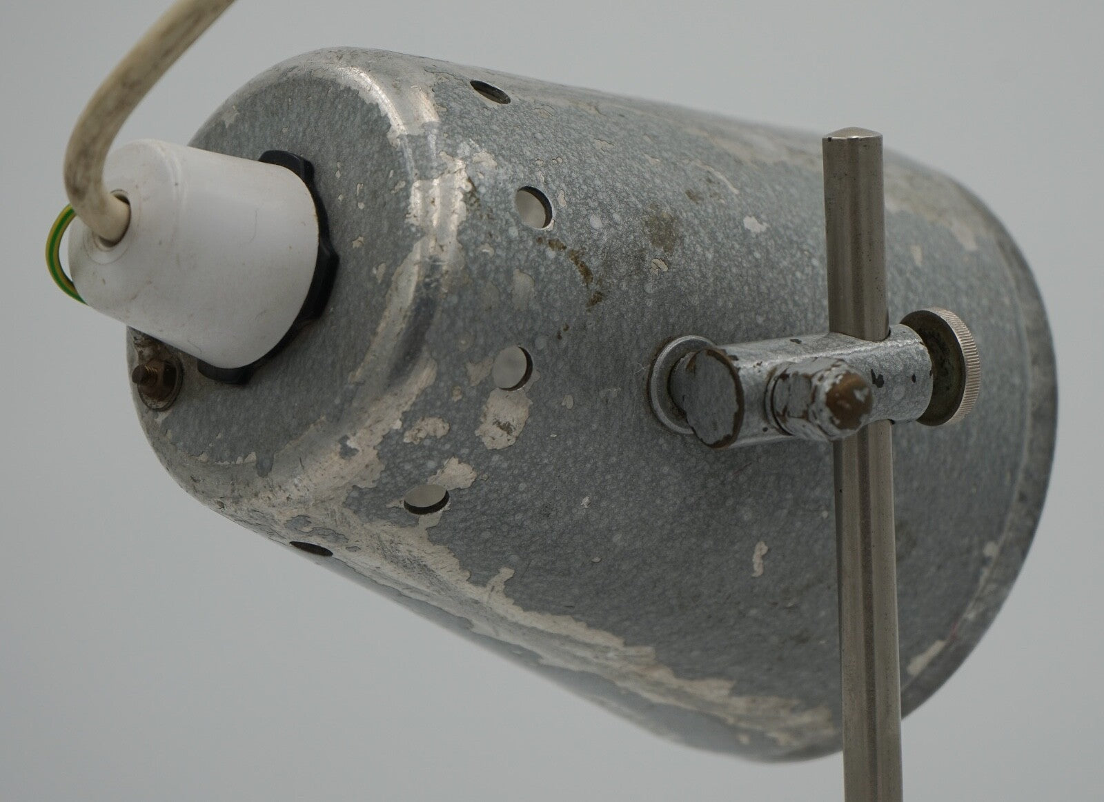 1940'S ENGLISH SALVAGED LABORATORY SCHOOL TABLE ADJUSTABLE LIGHT 005