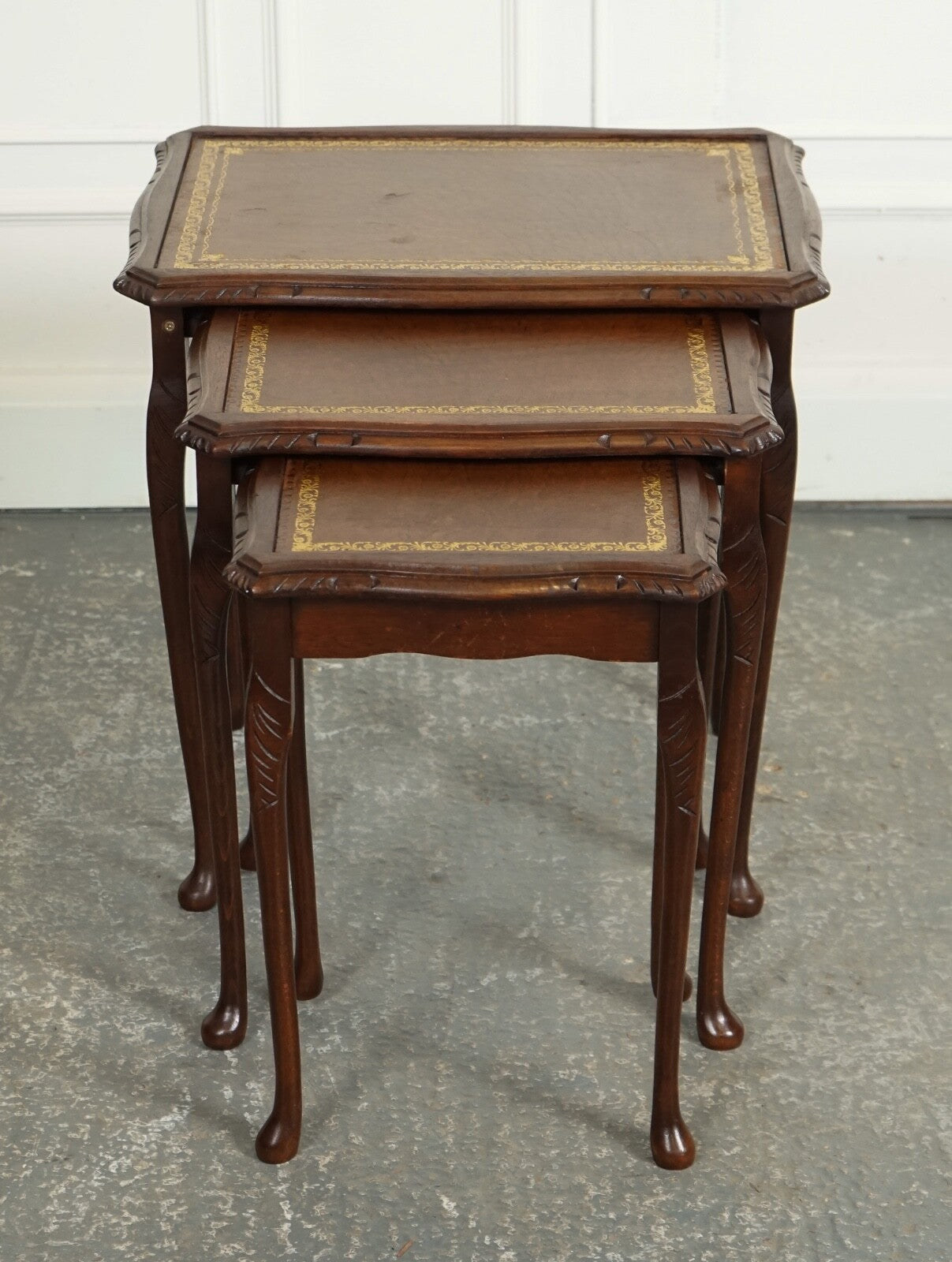 VINTAGE NEST OF TABLES QUEEN ANNE STYLE LEGS WITH BROWN EMBOSSED LEATHER TOP