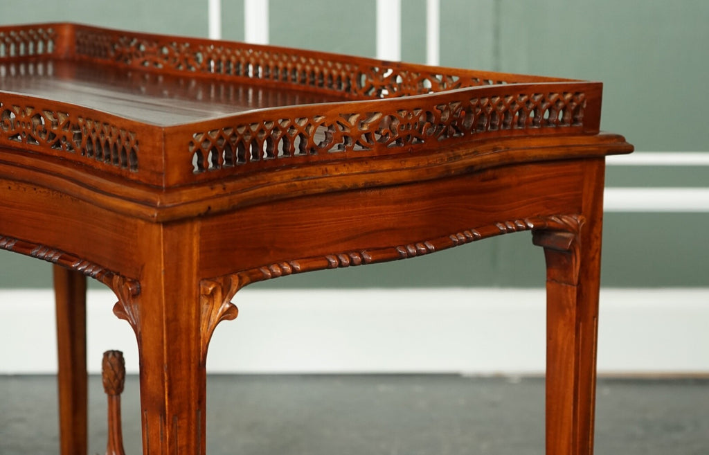 VERY FINE ANTIQUE MAHOGANY GEORGE III CHIPPENDALE STYLE CONSOLE SLIVER TABLE
