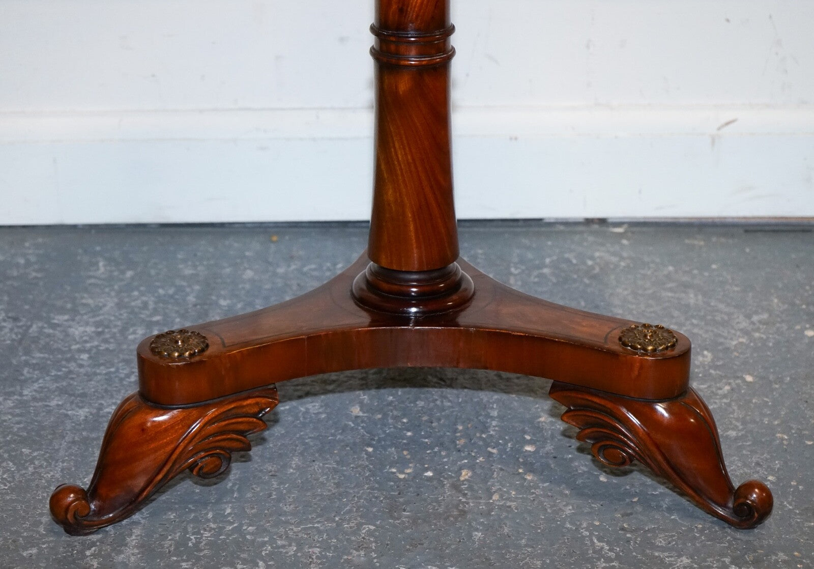 STUNNING FULLY RESTORED FRENCH EMPIRE STYLE BURR WALNUT SIDE WINE LAMP END TABLE