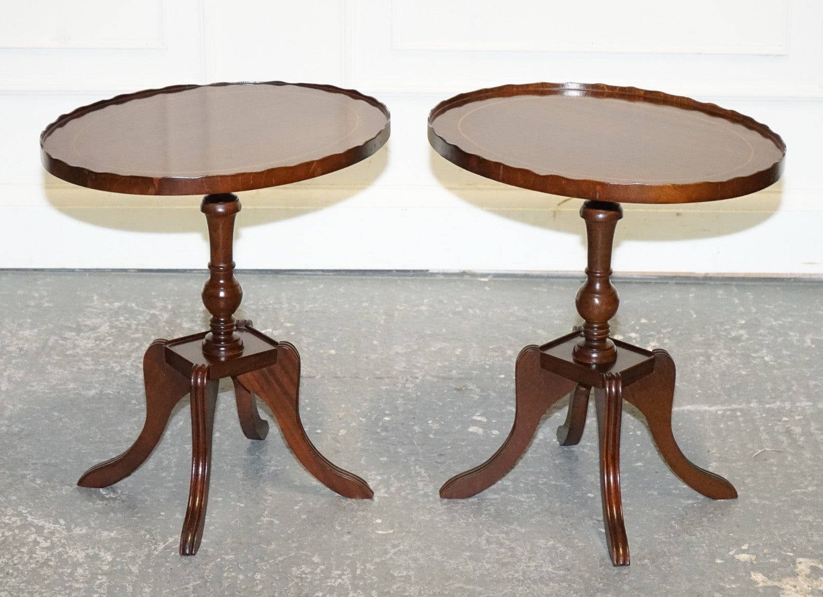 VINTAGE PAIR OF MAHOGANY SIDE END WINE TABLE WITH GALLERY RAIL PIE CRUST BORDER