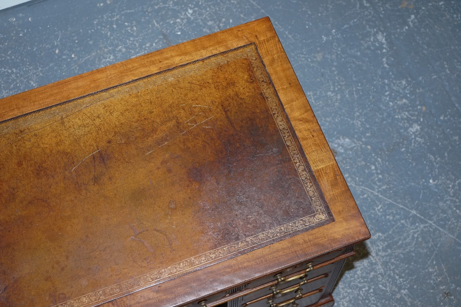 EDWARDIAN MAPLE & CO PEDESTAL WRITING DESK DISTRESSED BROWN EMBOSSED LEATHER