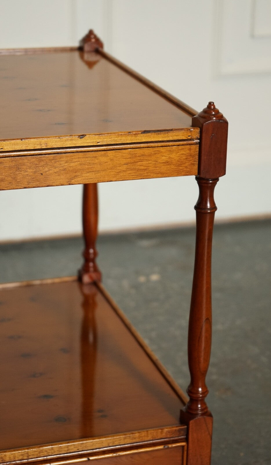 PAIR OF YEW WOOD TWO TIER GEORGIAN STYLE BEDSIDE SIDE END WINE LAMP TABLES