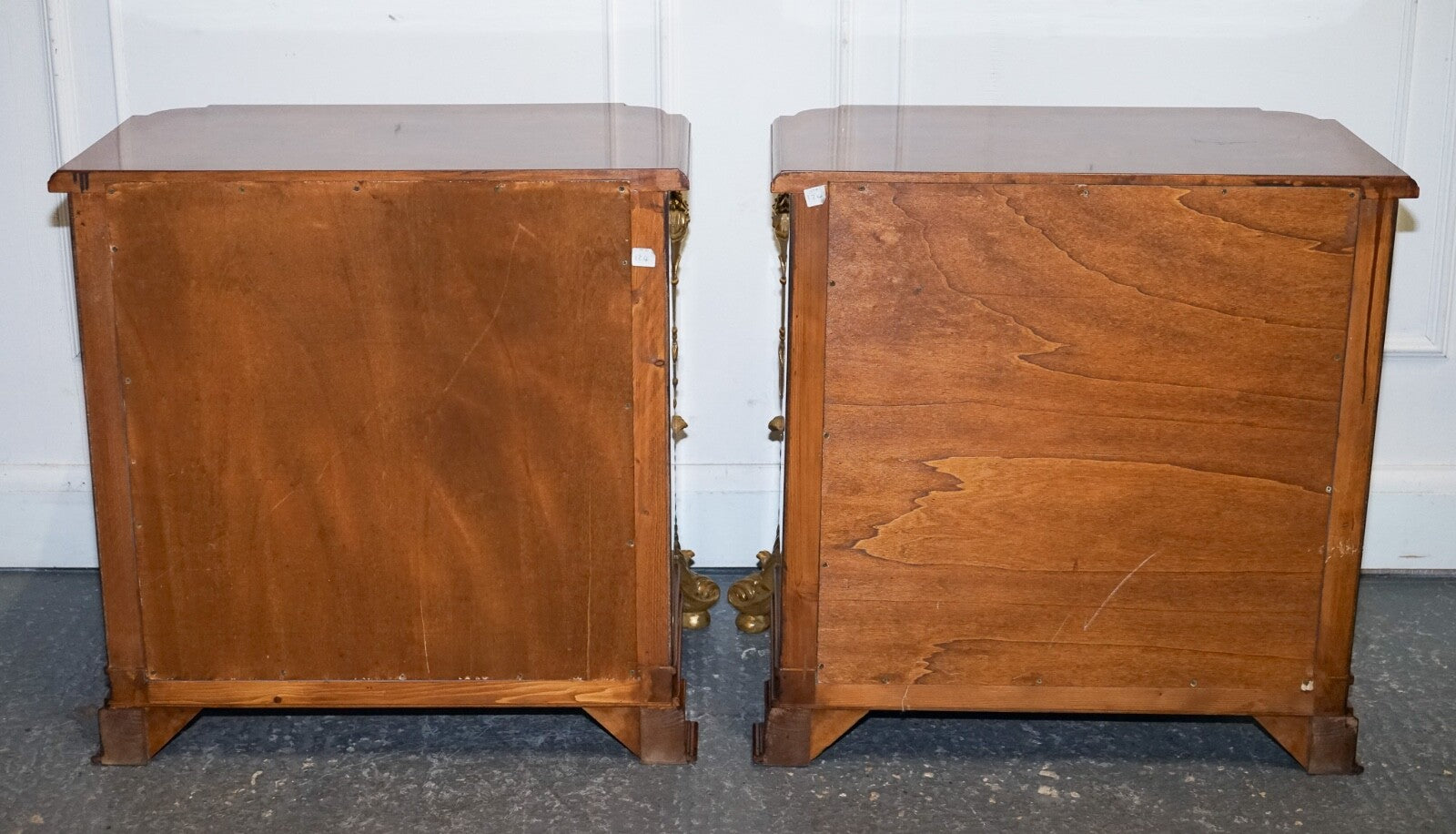 STUNNING PAIR FRENCH EMPIRE STYLE GOLD DETAILED BURR WALNUT BEDSIDES NIGHTSTANDS