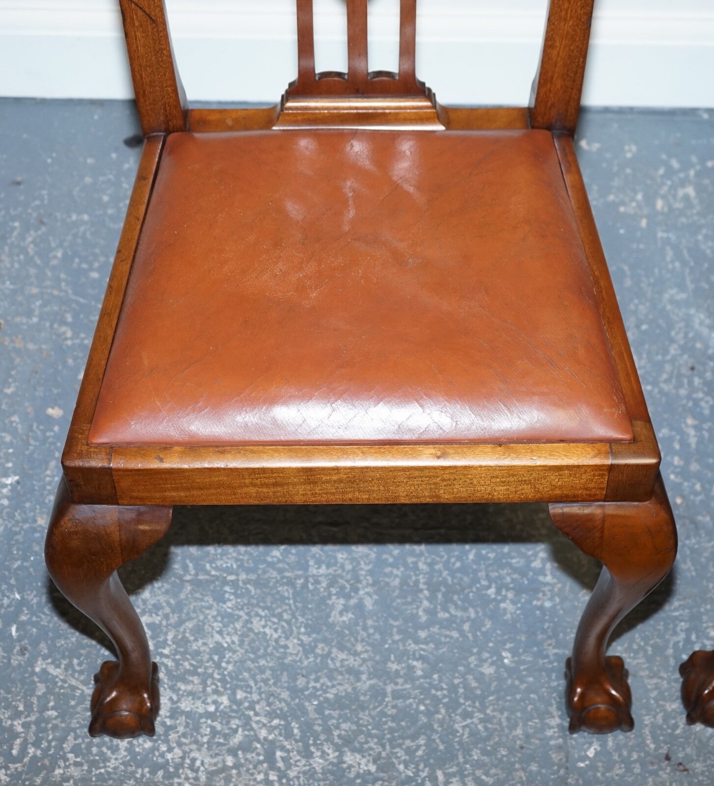 CHIPPENDALE STYLE 5 DINING CHAIRS WITH LEATHER SEATS PERFECT FOR ROUND TABLE