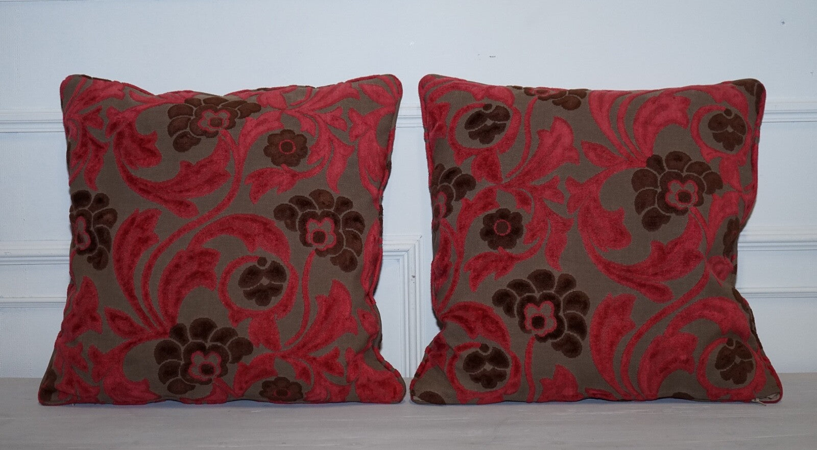 PAIR OF ALEXANDER & JAMES FLORAL HUDSON SCATTER CUSHIONS