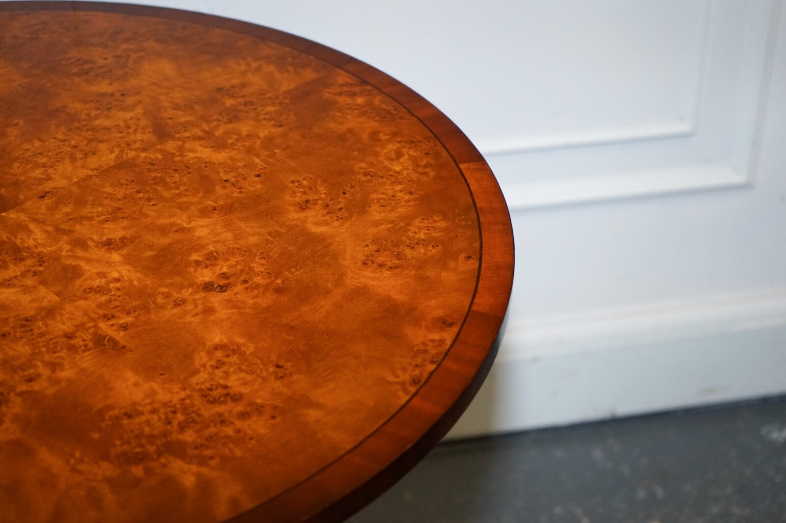 STUNNING FULLY RESTORED FRENCH EMPIRE STYLE BURR WALNUT SIDE WINE LAMP END TABLE