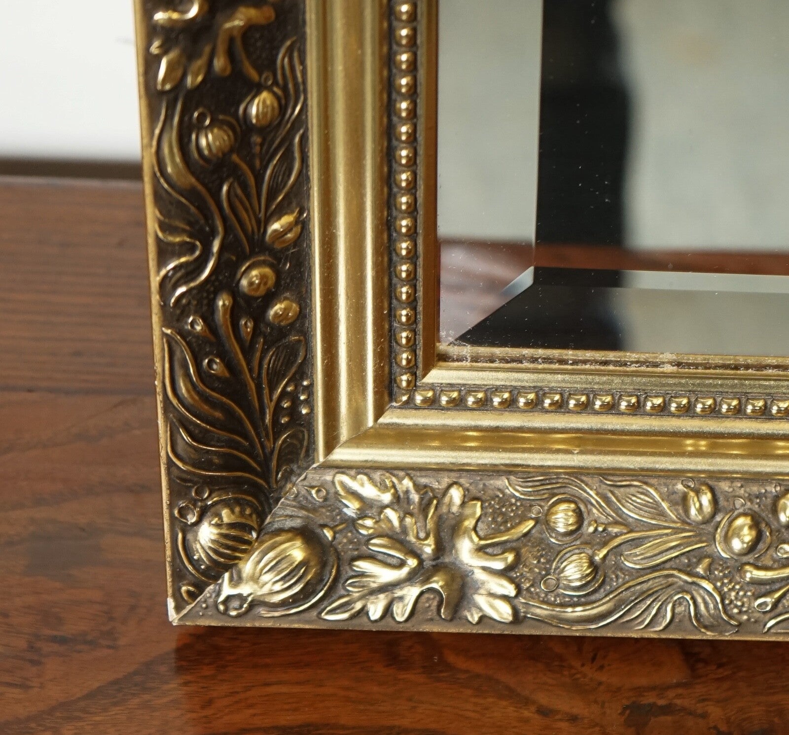 VINTAGE GOLD ORNATE WALL MIRROR LOVELY CARVED DETAILS J1