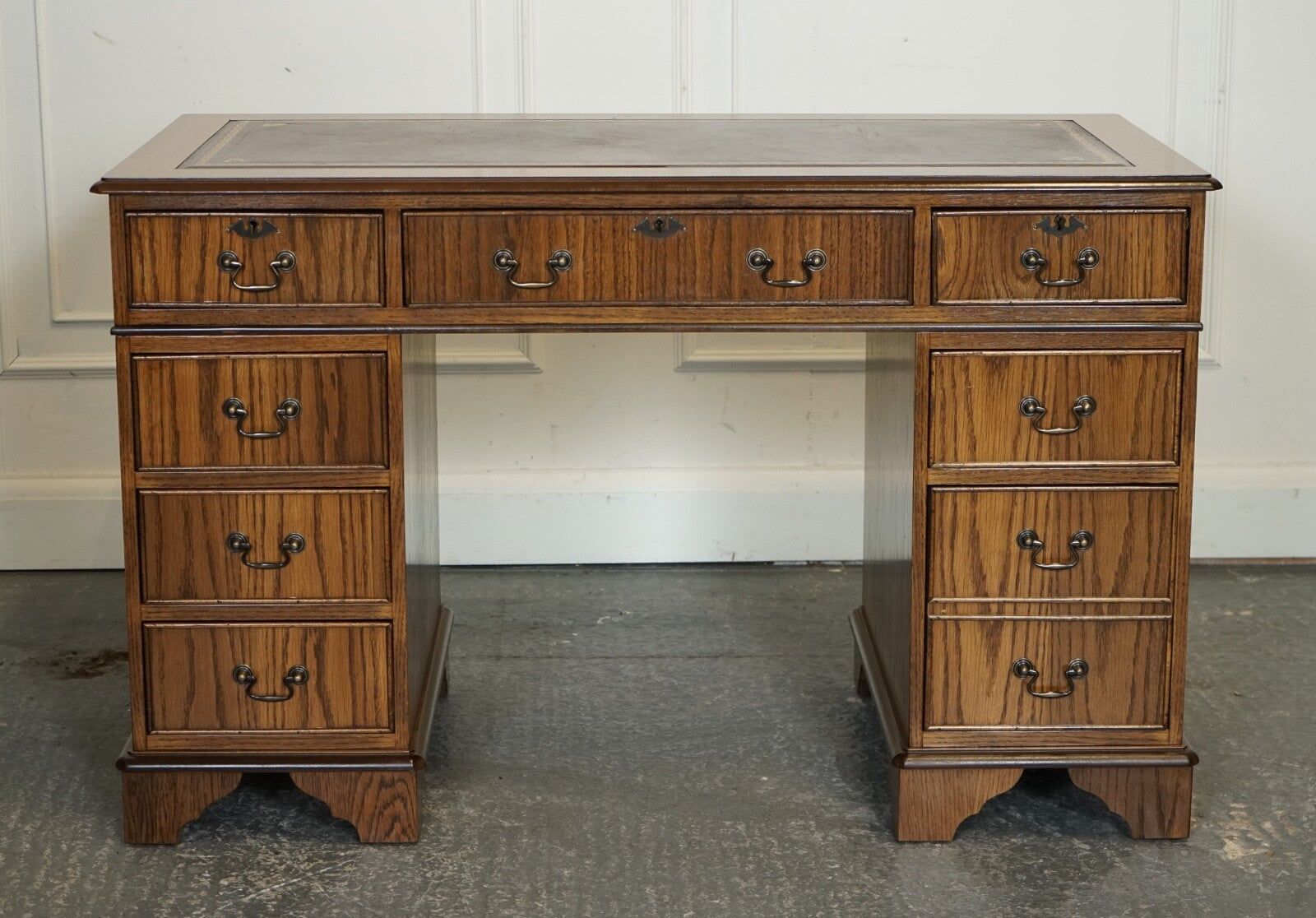 VINTAGE OAK OFFICE PEDESTAL DESK BROWN LEATHER TOP PART OF SUITE