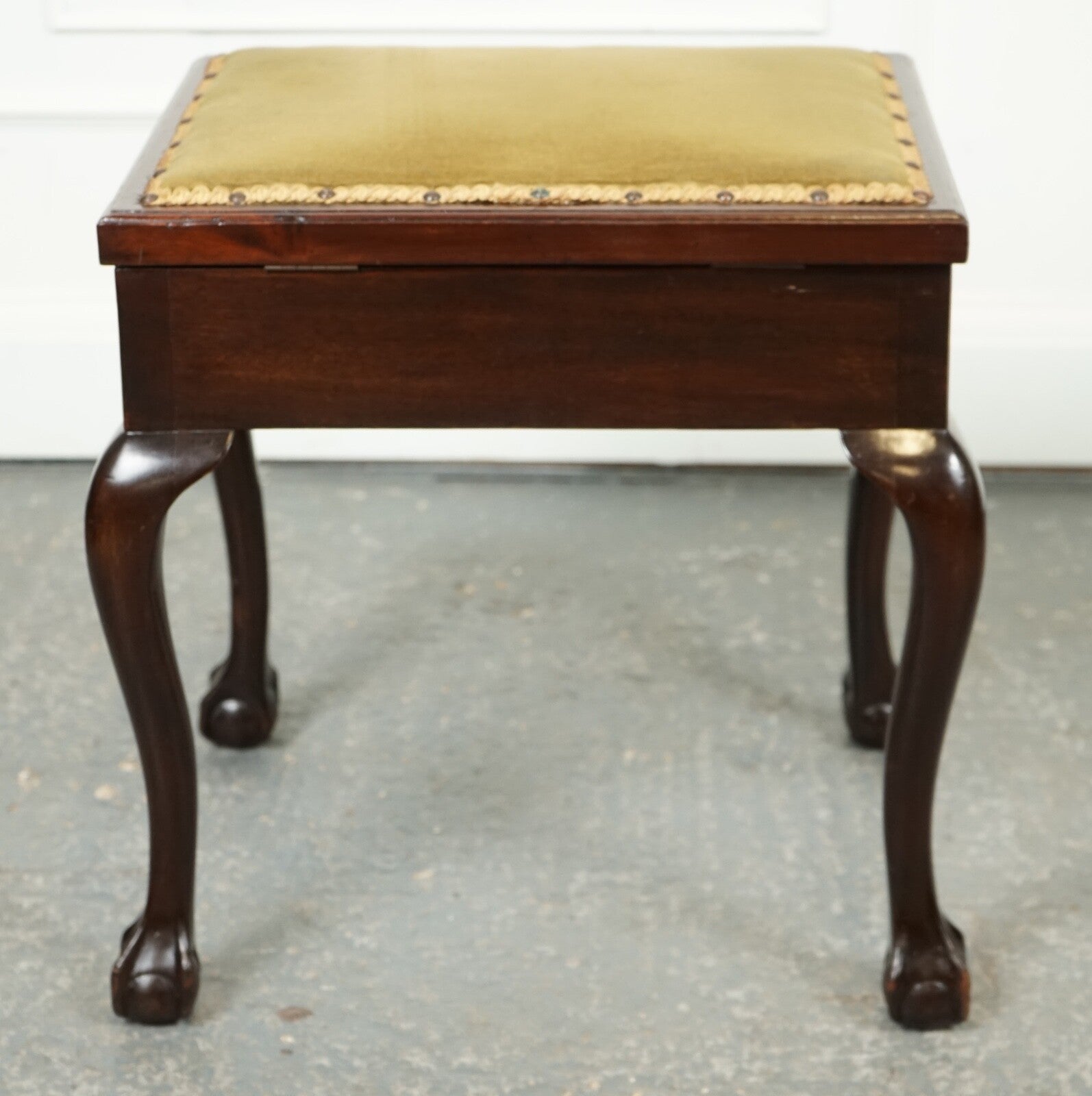 LAiDLER ROBSONS PIANO STOOL WITH STORAGE ON CLAW & BALL FEET