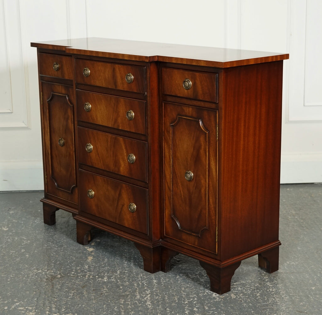 LOVELY BEVAN FUNNELL GEORGIAN STYLE FLAMED HARWOOD BUFFET SIDEBOARD J1