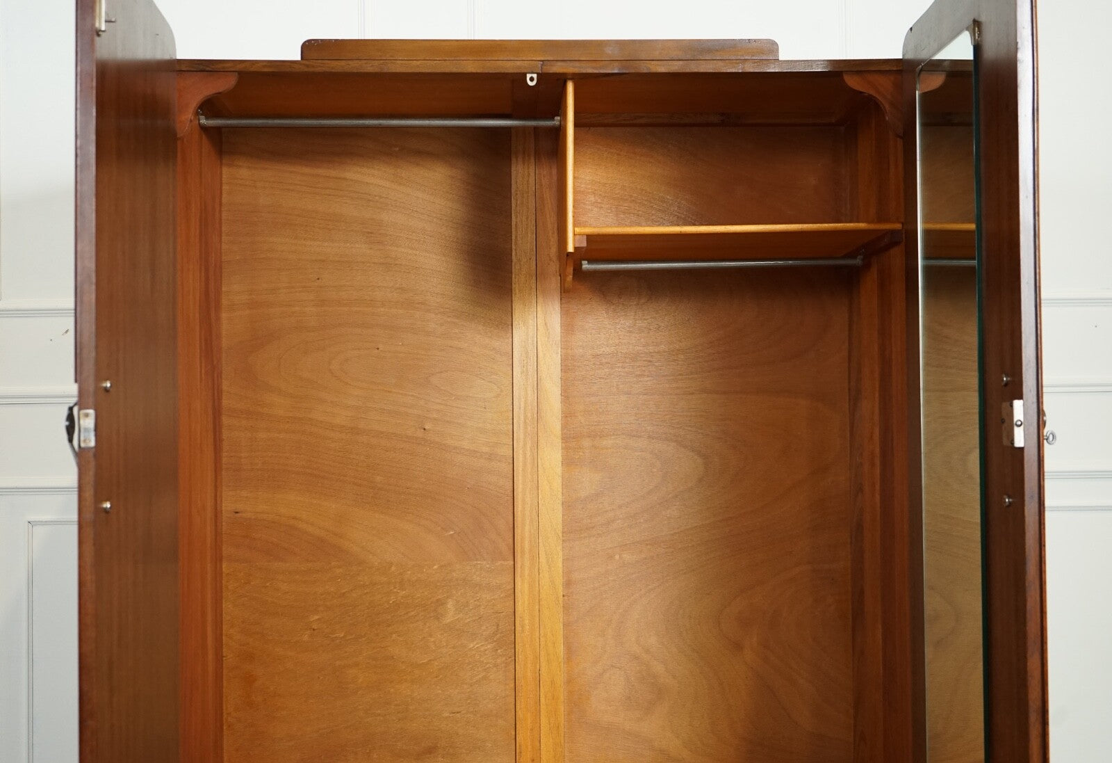 LOVELY VINTAGE ART DECO MAHOGANY WARDROBE J1