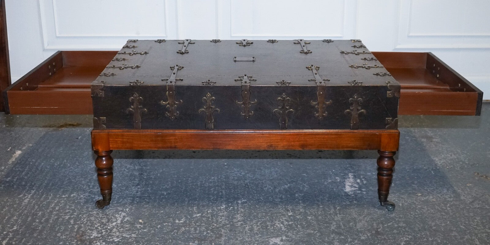 THEODORE ALEXANDER EXQUISITE LARGE COFFEE TABLE DRAWERS ON BOTH SIDES