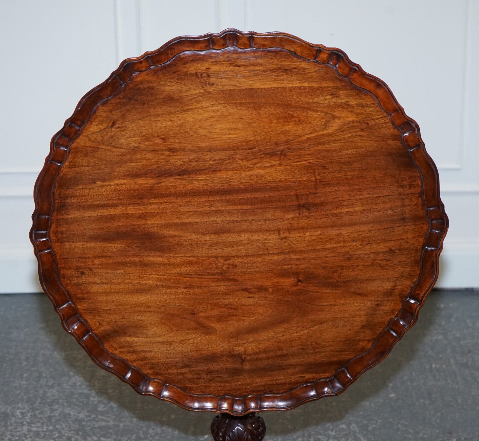 LOVELY LARGE HARDWOOD LARGE PIE CRUST TILT TOP SIDE WINE PLANT LAMP TABLE