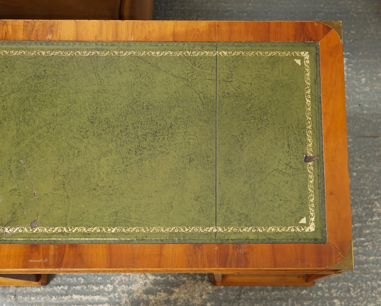 VINTAGE BURR YEW CAMPAIGN MILITARY GREEN LEATHER TWIN PEDESTAL DESK BRASS