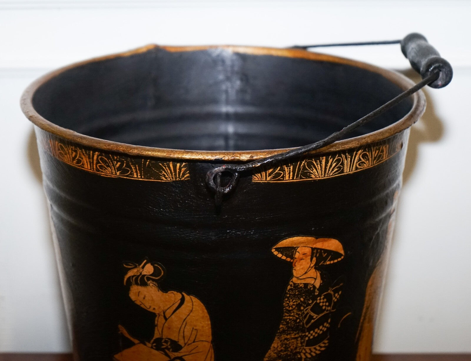 VINTAGE METAL TRADITIONAL DECOUPAGE BIN OR PLANTER BUCKET ORIENTAL DECORATIONS